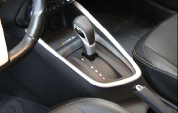 Chevrolet Onix 1.0 Turbo Plus Premier - Foto #10