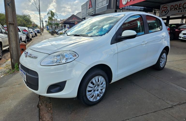 Fiat Palio Attractive 1.0 8V (Flex) - Foto #1