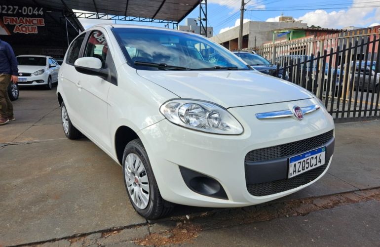 Fiat Palio Attractive 1.0 8V (Flex) - Foto #4