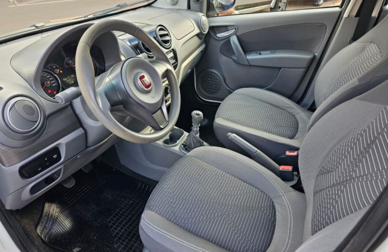 Fiat Palio Attractive 1.0 8V (Flex) - Foto #10