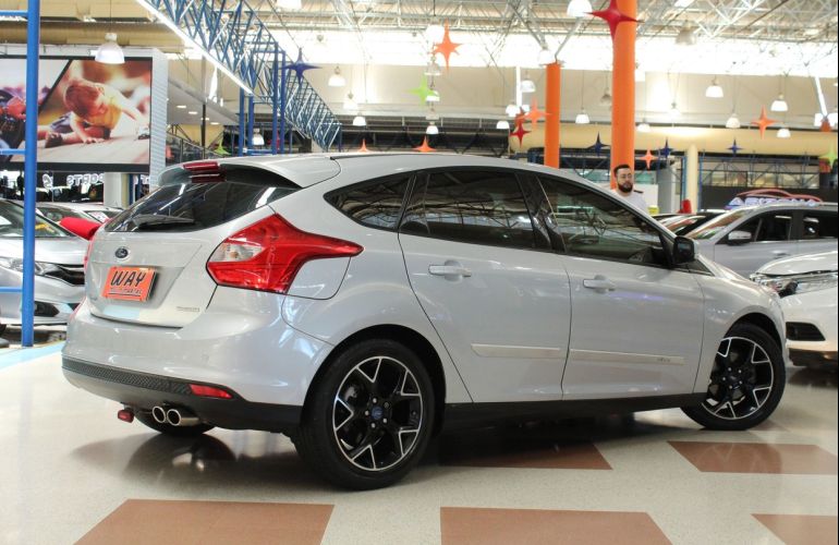 Ford Focus 1.6 SE 16v - Foto #2