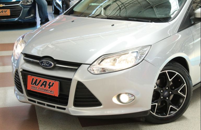 Ford Focus 1.6 SE 16v - Foto #6