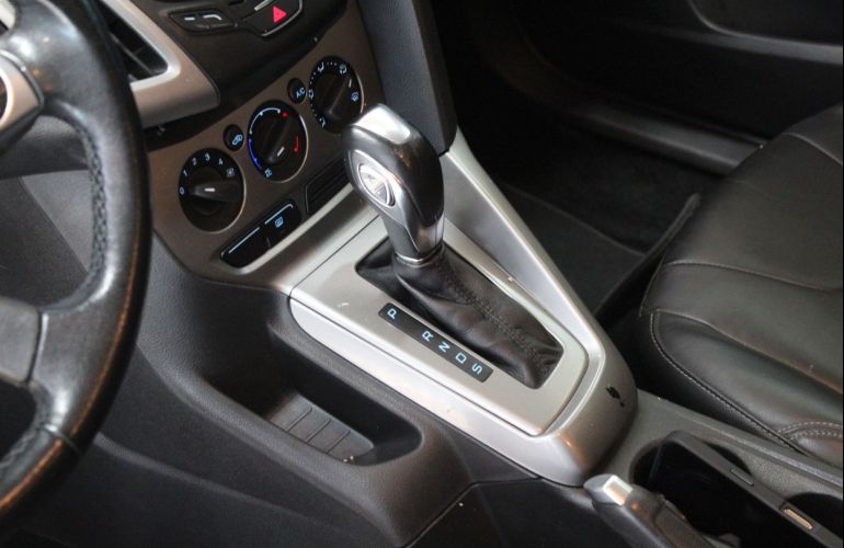 Ford Focus 1.6 SE 16v - Foto #9