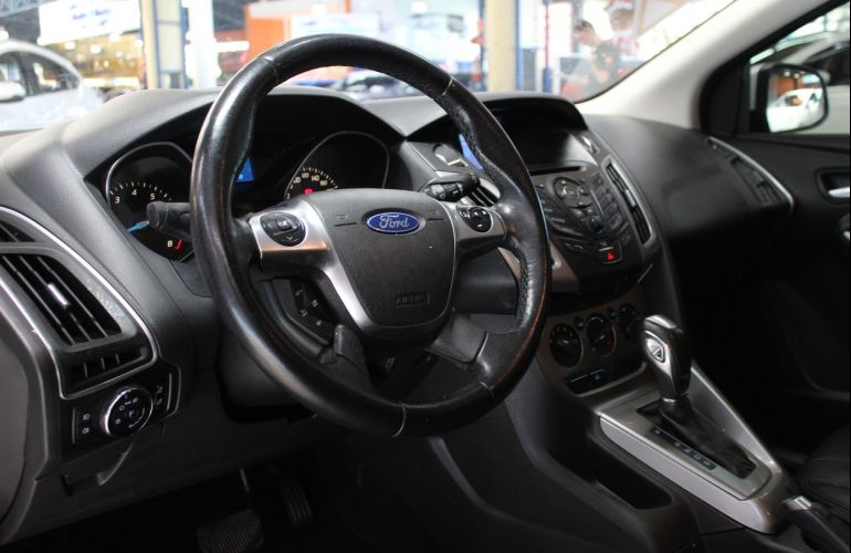 Ford Focus 1.6 SE 16v - Foto #10