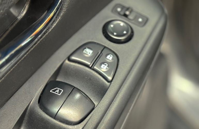 Nissan Kicks 1.6 16V Sense - Foto #8