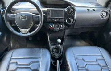 Toyota Etios 1.3 X 16V Flex 4p Manual - Foto #4