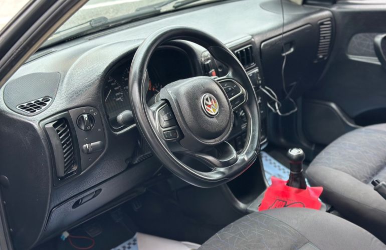 Volkswagen Polo 1.8 Mi Classic Special Sedan 8v - Foto #8