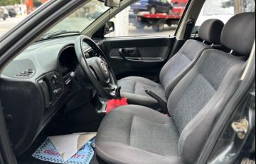 Volkswagen Polo 1.8 Mi Classic Special Sedan 8v - Foto #9