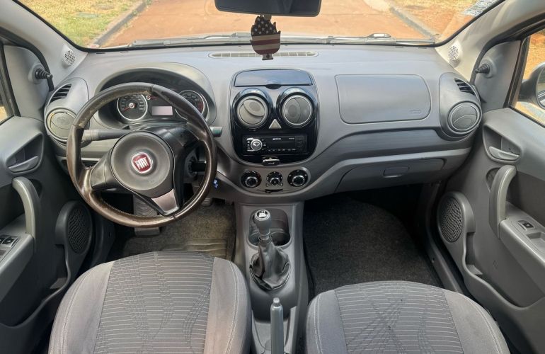 Fiat Palio 1.4 MPi Attractive 8v - Foto #9