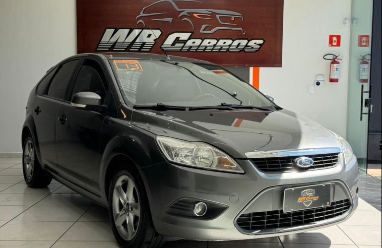 Ford Focus 1.6 SE 16v - Foto #1