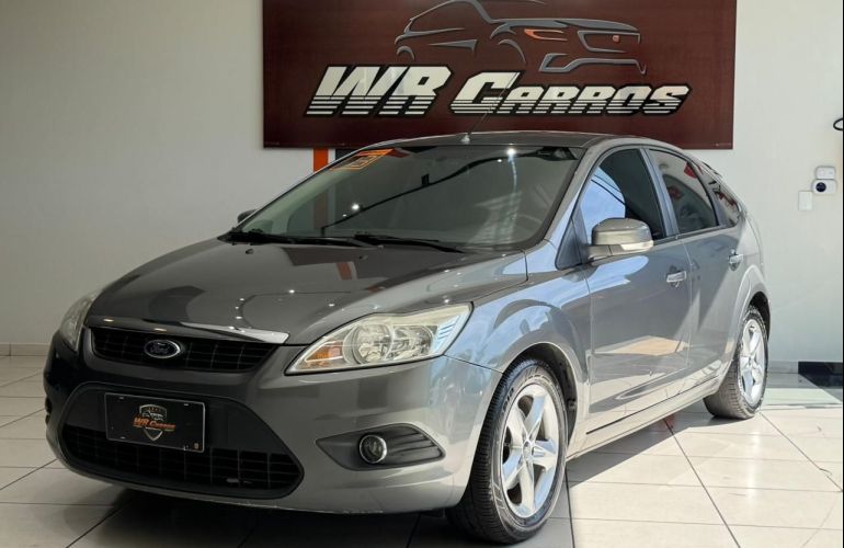 Ford Focus 1.6 SE 16v - Foto #2