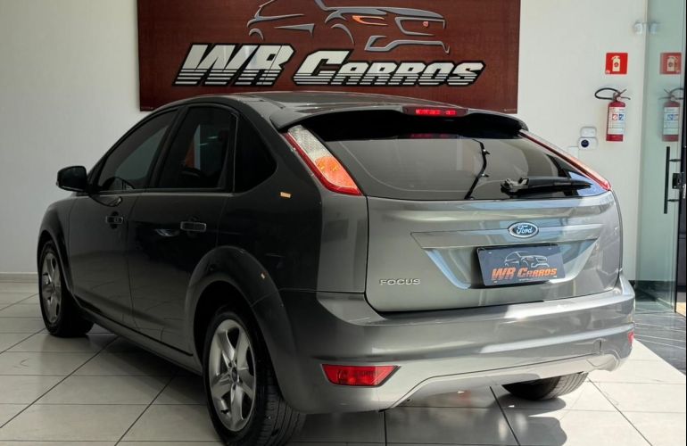 Ford Focus 1.6 SE 16v - Foto #3