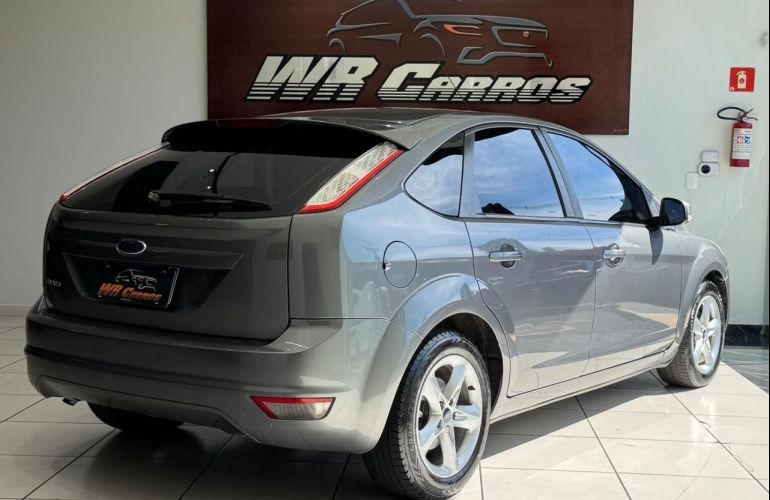 Ford Focus 1.6 SE 16v - Foto #4