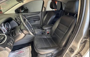 Ford Focus 1.6 SE 16v - Foto #5