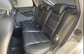 Ford Focus 1.6 SE 16v - Foto #6