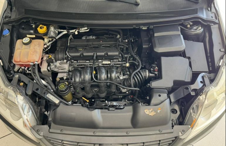 Ford Focus 1.6 SE 16v - Foto #7