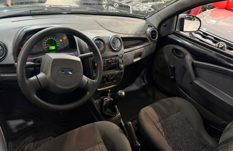 Ford Ka 1.0 MPi 8v - Foto #9