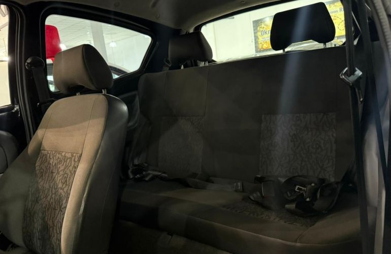 Ford Ka 1.0 MPi 8v - Foto #10