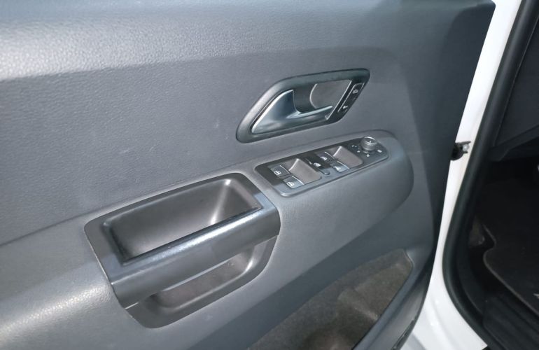 Volkswagen Amarok 3.0 V6 TDi Highline Extreme CD 4motion - Foto #10