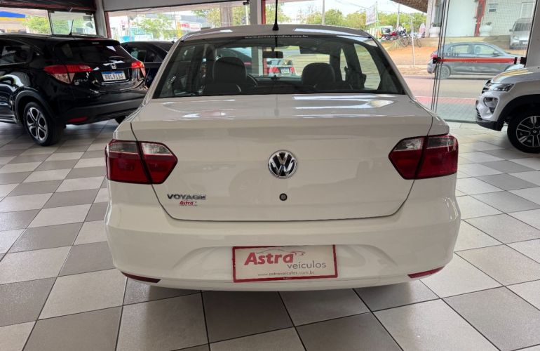 Volkswagen Voyage 1.6 MSI Trendline (Flex) - Foto #6