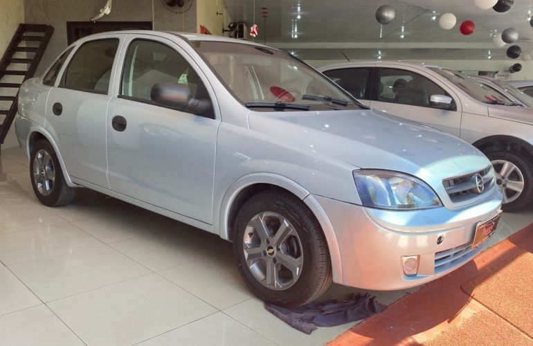 Chevrolet Corsa 1.0 MPFi Sedan 8v - Foto #1