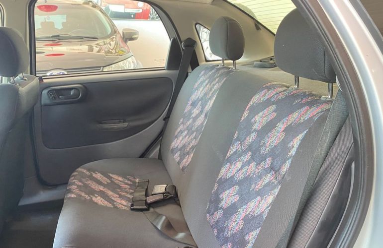 Chevrolet Corsa 1.0 MPFi Sedan 8v - Foto #7