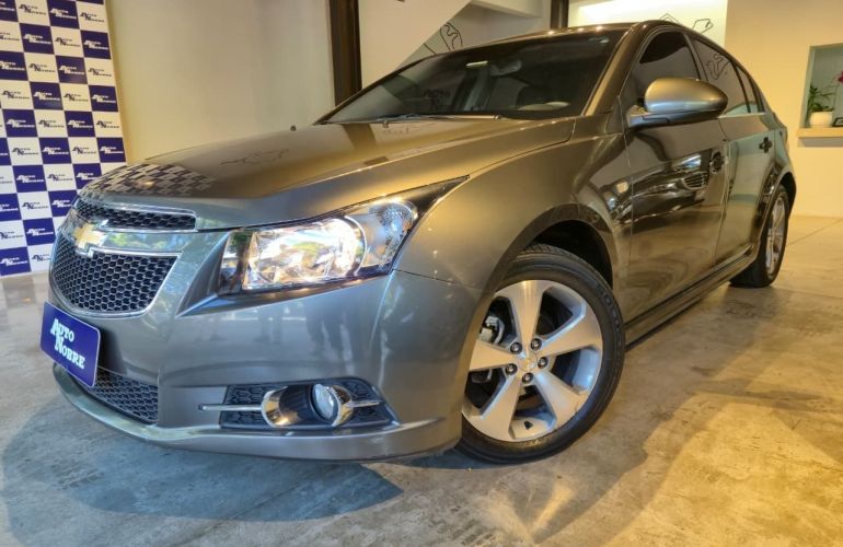 Chevrolet Cruze 1.8 LT 16v - Foto #4