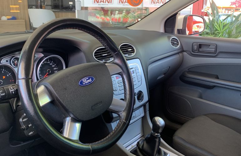 Ford Focus Sedan Titanium 2.0 16V (Aut) - Foto #3