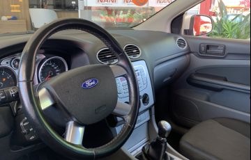 Ford Focus Sedan Titanium 2.0 16V (Aut) - Foto #3