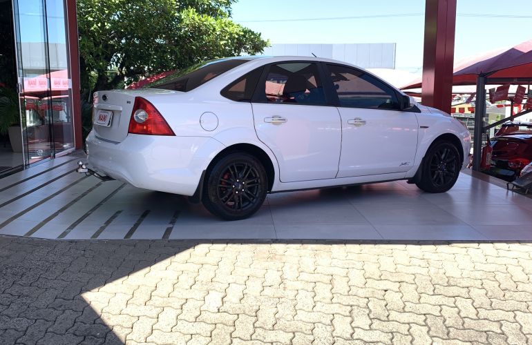 Ford Focus Sedan Titanium 2.0 16V (Aut) - Foto #4