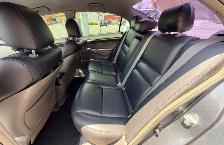 Honda Civic 1.8 LXS 16v - Foto #8