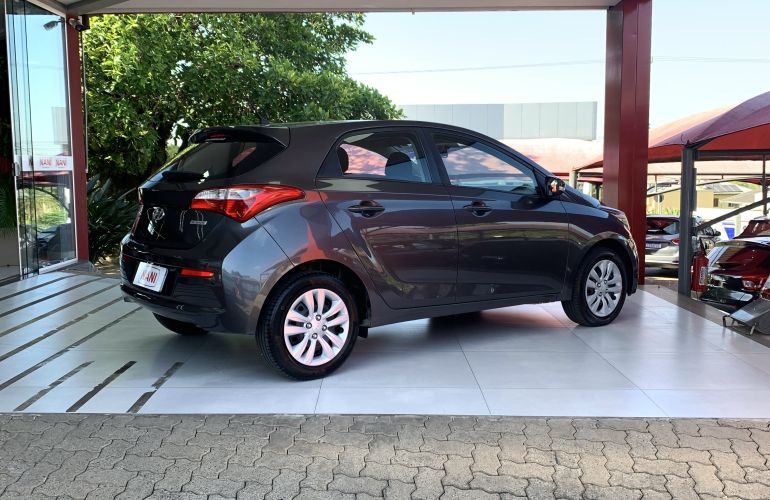 Hyundai HB20 1.6 Comfort Style (Aut) - Foto #4