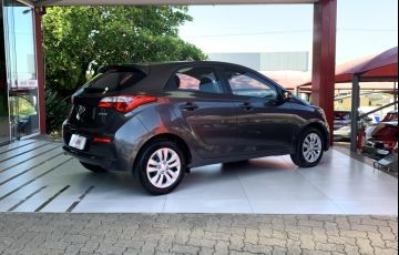 Hyundai HB20 1.6 Comfort Style (Aut) - Foto #4