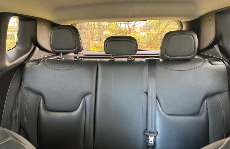 Jeep Renegade 1.8 16V Flex Longitude 4p Automático - Foto #8