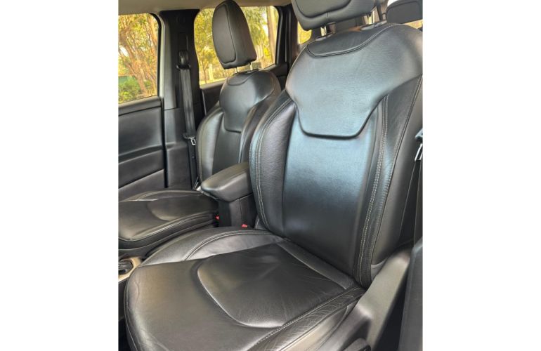 Jeep Renegade 1.8 16V Flex Longitude 4p Automático - Foto #9