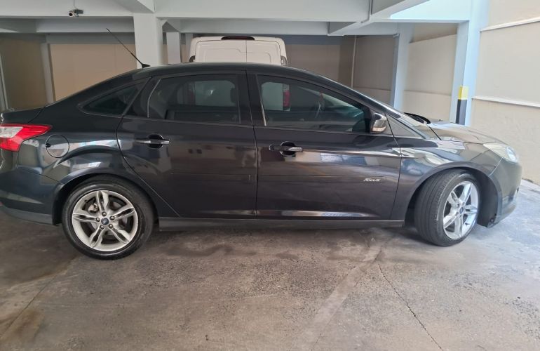 Ford Focus Sedan S 2.0 16V PowerShift (Aut) - Foto #3