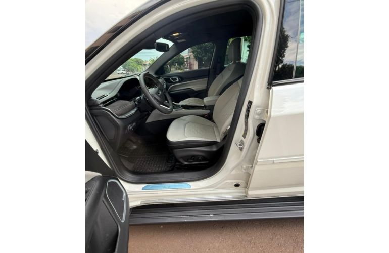 Jeep Commander 2.0 TD380 Overland 4WD (Aut) - Foto #4