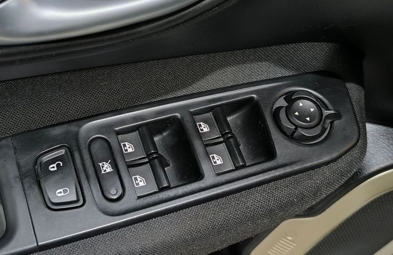 Jeep Renegade 1.8 16V Sport - Foto #10