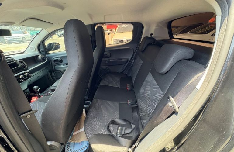 Fiat Mobi 1.0 8V Evo Like - Foto #8