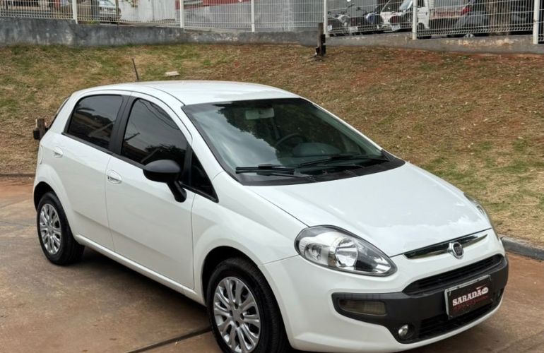 Fiat Punto 1.6 Essence 16v - Foto #1