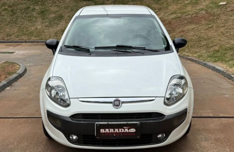 Fiat Punto 1.6 Essence 16v - Foto #2
