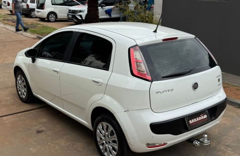 Fiat Punto 1.6 Essence 16v - Foto #8