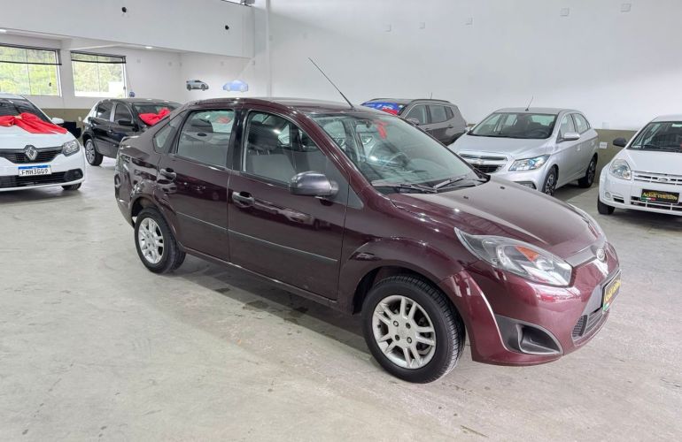 Ford Fiesta 1.6 MPi Sedan 8V Flex 4p Manual - Foto #2