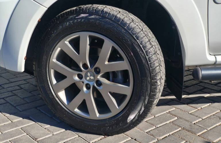 Mitsubishi Pajero TR4 2.0 16V 4x2 (Flex) (Aut) - Foto #2