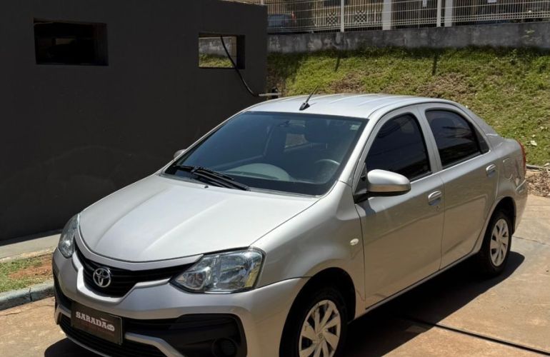 Toyota Etios 1.5 X Sedan 16v - Foto #3