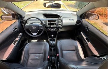 Toyota Etios 1.5 X Sedan 16v - Foto #7