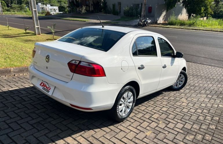 Volkswagen Voyage (G6) 1.0 TEC Total Flex - Foto #4