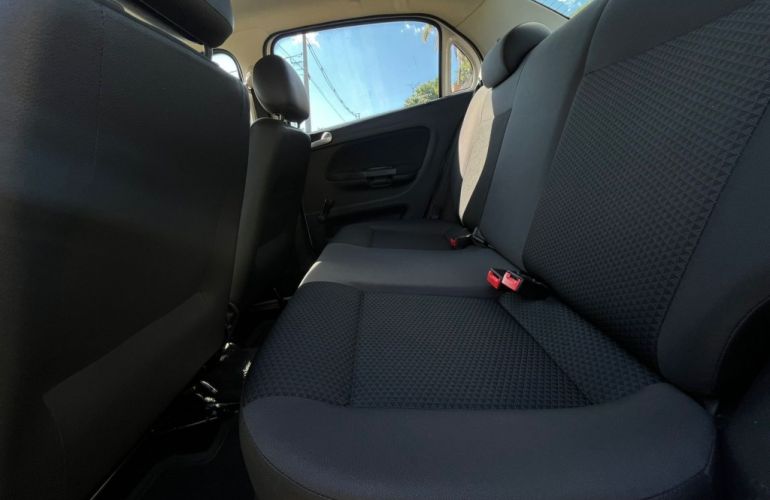 Volkswagen Voyage (G6) 1.0 TEC Total Flex - Foto #9