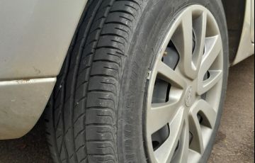 Renault Sandero Expression 1.0 16V (Flex) - Foto #3