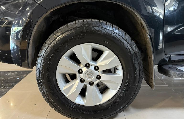 Toyota Hilux 2.7 Flex 4x2 CD SR (Aut) - Foto #7